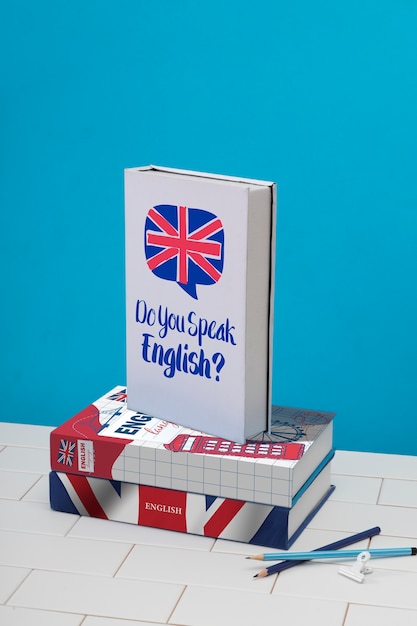 Disposizione dei libri inglesi con le matite