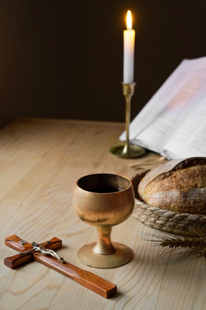 Disposizione pane e vino natura morta