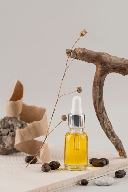 Disposizione per il trattamento dell'olio di jojoba