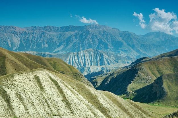 Distretto di altopiano di montagna della regione di Jalal-Abad nel Kirghizistan occidentale