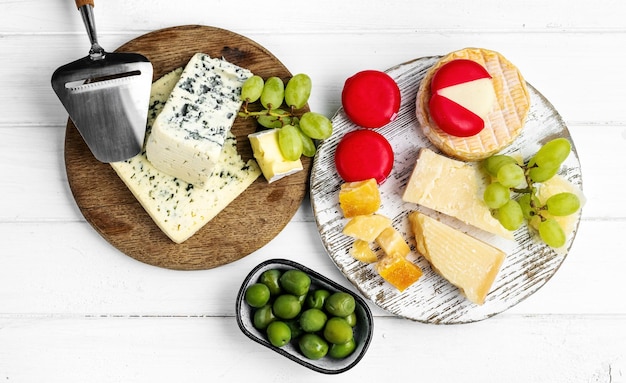 Diversi tipi di formaggio per la nutrizione gourmet