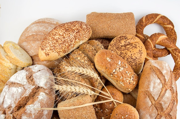 Diversi tipi di pane e panini. Progettazione di poster da cucina o da forno