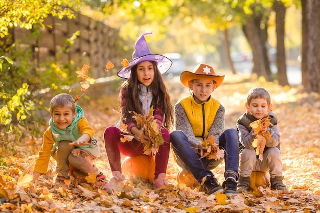 Divertimento di Halloween e del Ringraziamento per i bambini