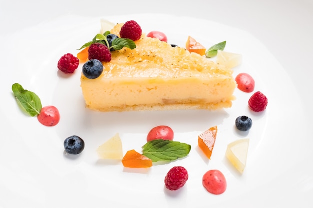 Dolce delizioso concetto di ricetta cheesecake. fotografia di cibo. arte dolciaria