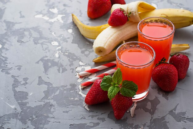 Dolce fragola e succo di banana