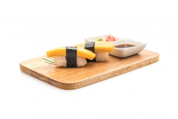 dolce uovo nigiri sushi - stile cibo giapponese