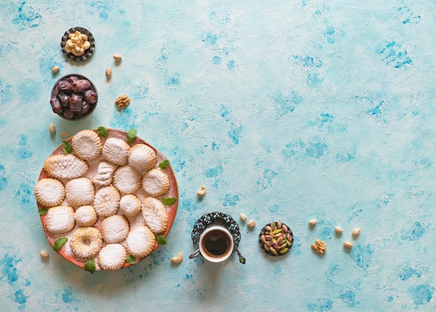 Dolci del Ramadan. Biscotti della festa islamica di El Fitr. Biscotti arabi Maamoul.