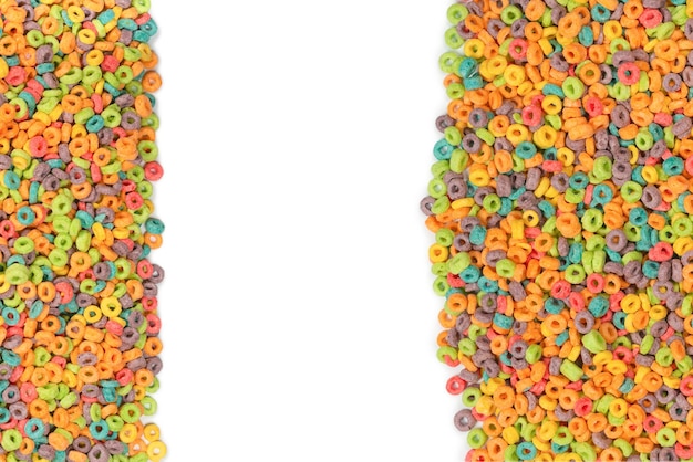 Dolci fiocchi di cereali multicolori