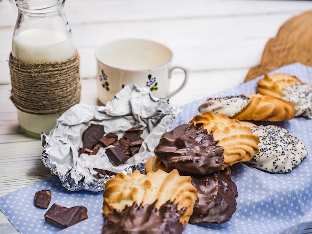 Dolci freschi fatti in casa. Primo piano, vista laterale