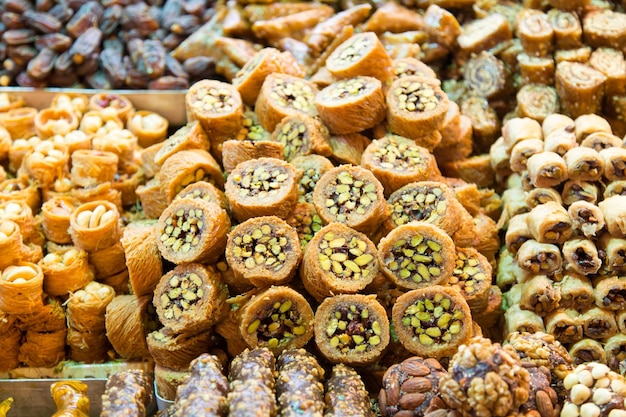 Dolci turchi nel bazar delle spezie Istanbul