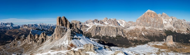 Dolomiti enorme panorama vista panoramica in inverno neve tempo