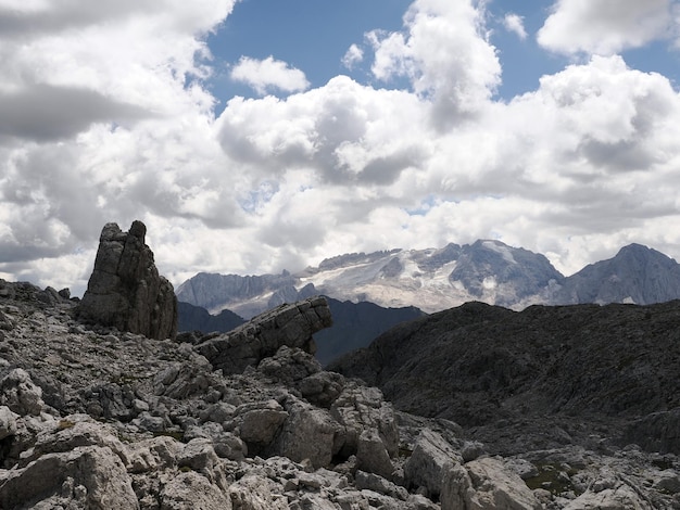 dolomiti ghiacciaio della marmolada vista dal panorama di corvara