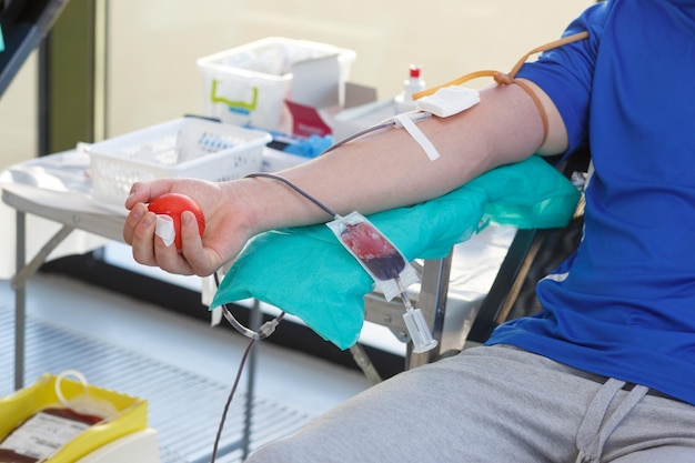 Donatore di sangue alla donazione Giornata mondiale del donatore di sangue Donazione di sangue trasfusionale