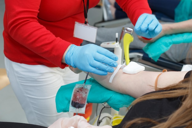 Donatore di sangue alla donazione Giornata mondiale del donatore di sangue Donazione di sangue trasfusionale