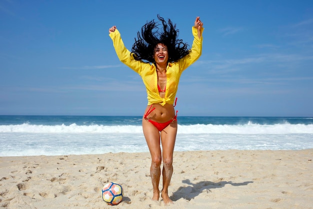 Donna che celebra il gol nel calcio Brasile