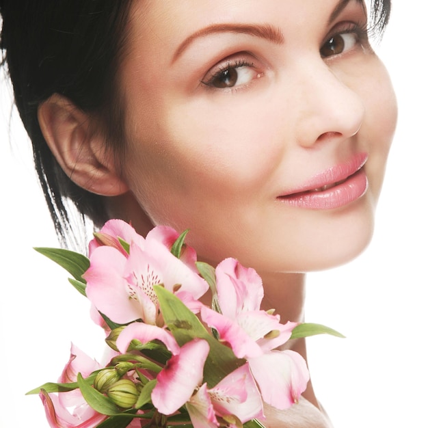 donna con fiori rosa