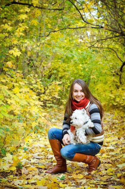 Donna con terrier