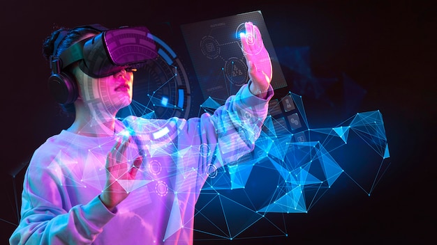 Donna di taglio medio che indossa occhiali VR