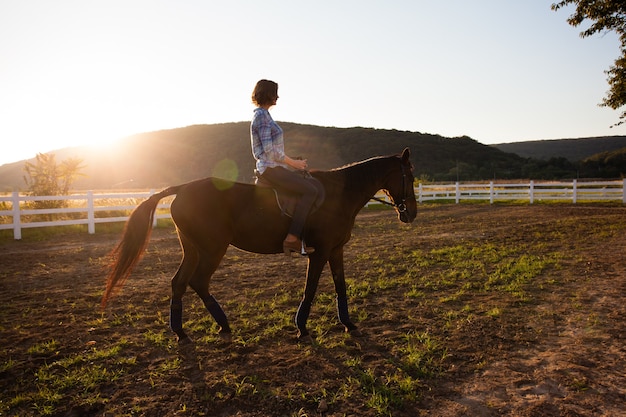 Donna e cavallo