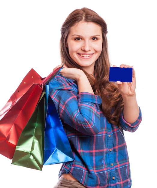 Donna felice shopping con una carta di credito