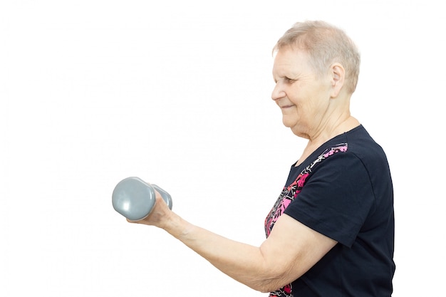 Donna impegnata in palestra