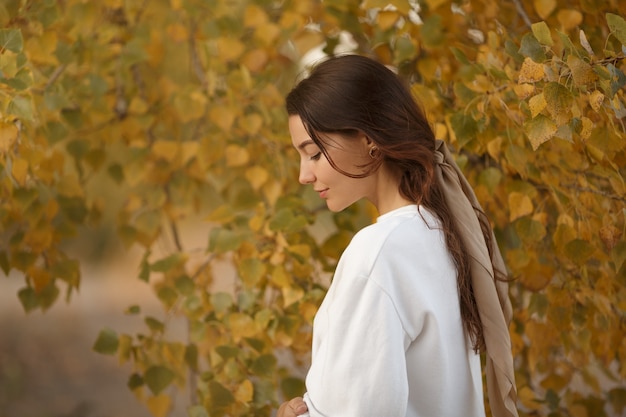 Donna in autunno Park