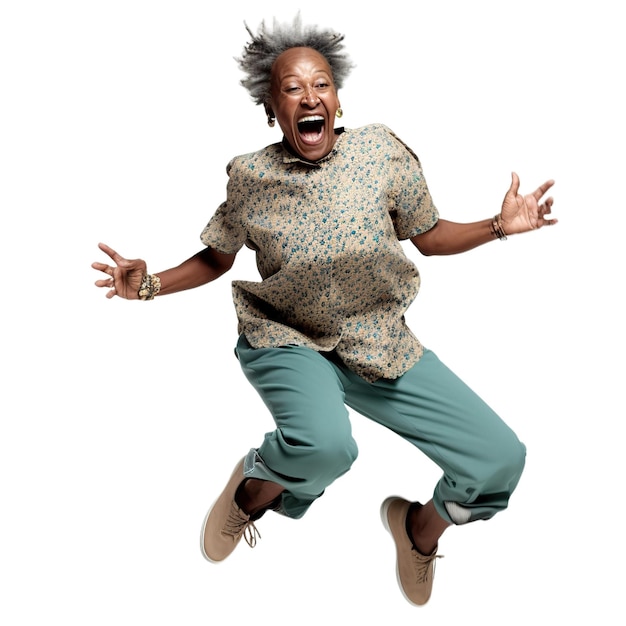 Donna senior afro che salta isolata su sfondo bianco o trasparente Immagine generata dall'intelligenza artificiale