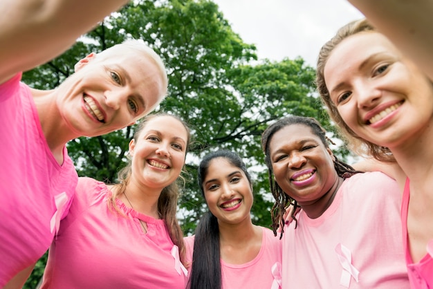 Donne che combattono il cancro al seno