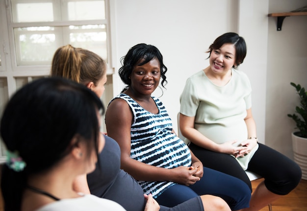 Donne incinte in una classe