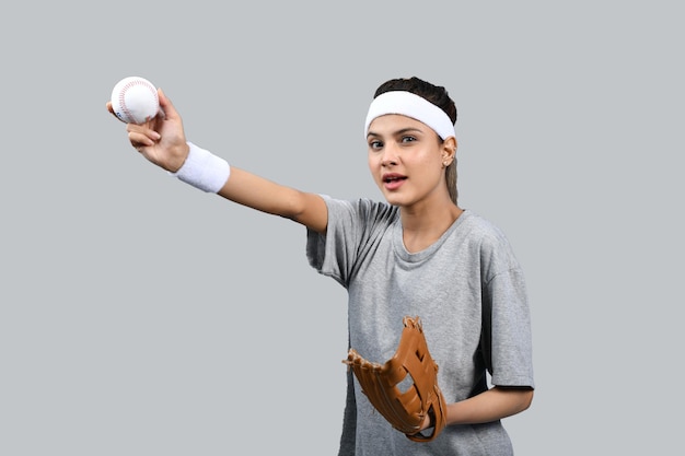 donne sportive che giocano a baseball modello pakistano indiano