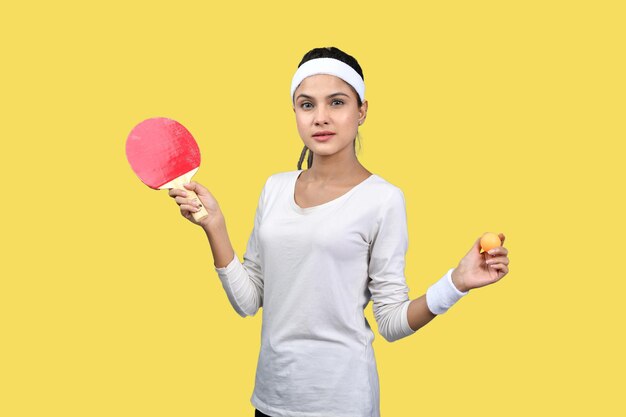 donne sportive che giocano a ping pong modello pakistani indiano