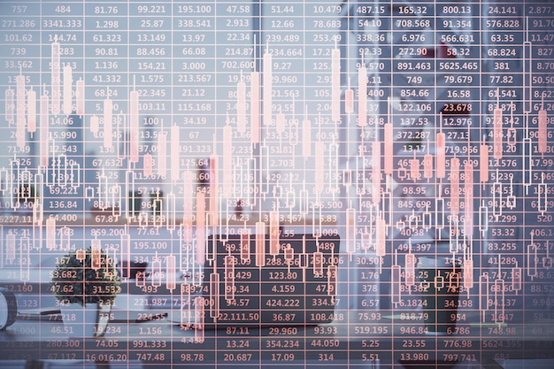 Doppia esposizione del grafico del mercato azionario e dello sfondo interno dell'ufficio Concetto di analisi finanziaria