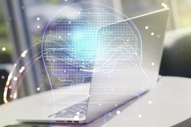 Doppia esposizione del microcircuito creativo della testa umana con computer sullo sfondo Tecnologia futura e concetto di intelligenza artificiale