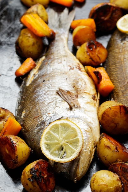 Dorado al forno con verdure