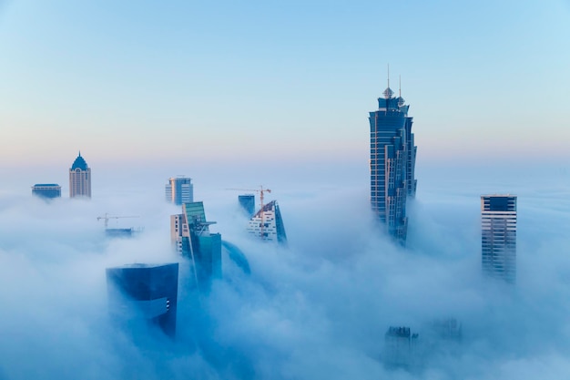 Downtown Dubai all'alba negli Emirati Arabi Uniti