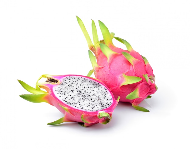 Dragon Fruit isolato su spazio bianco.