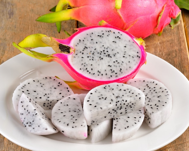 Dragonfruit su legno