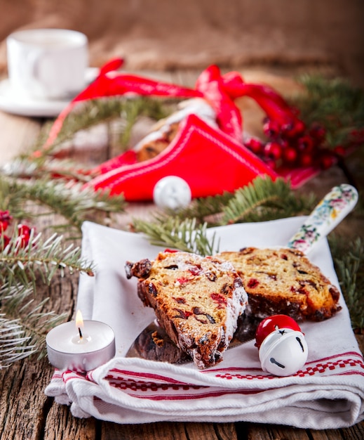 Dresdnen Stollen Torta alla frutta di Natale