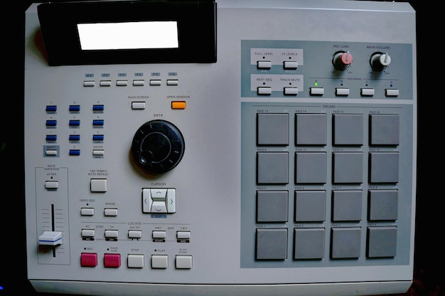 Drum machine per strumenti musicali elettronici per la creazione di strumentali hip hop