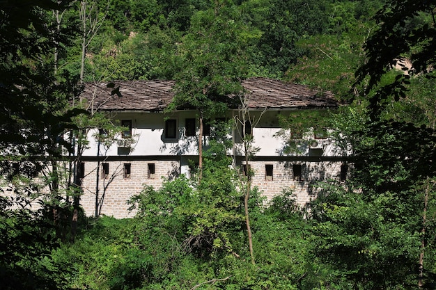 Dryanovo è un antico monastero in Bulgaria