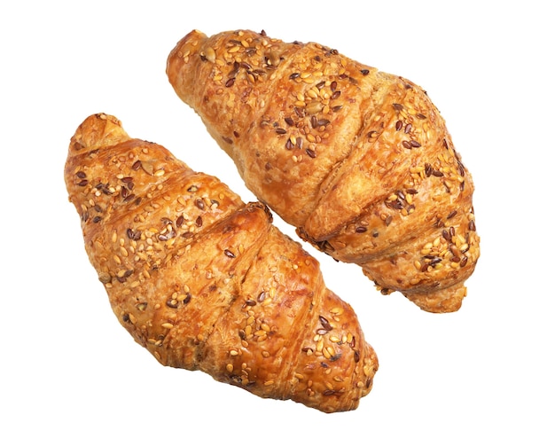 Due croissant con semi di sesamo isolati su sfondo bianco