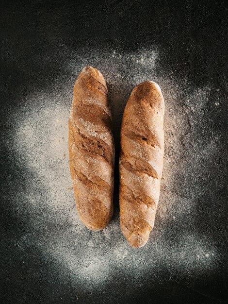 Due panini di grano saraceno fatti in casa