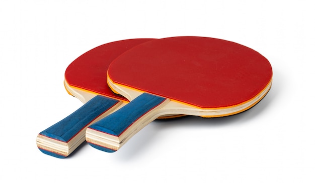 Due racchette da ping-pong isolate su bianco