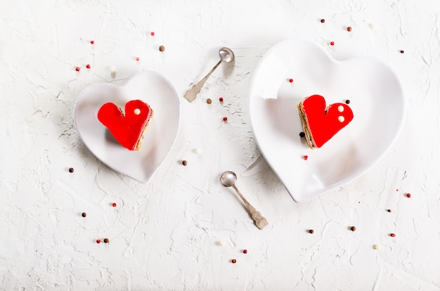 Due torte a forma di cuore con gelatina