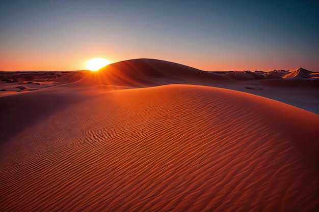 Dune del deserto senza vita sullo sfondo del sole che tramonta oltre l'orizzonte