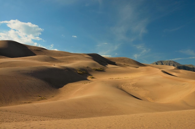 Dune di sabbia contro il cielo al Great Sand Dunes National Park