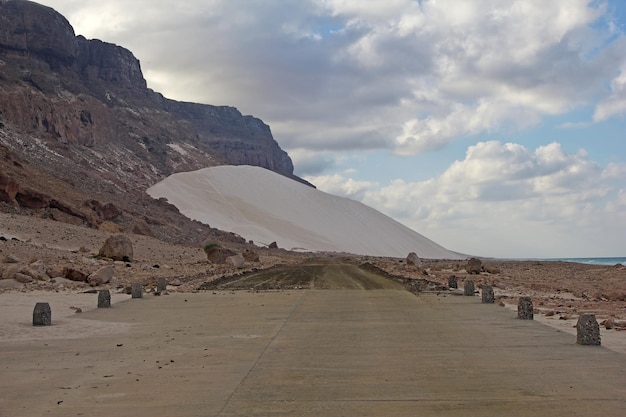 Dune sulla costa dell'Oceano Indiano Isola di Socotra Yemen