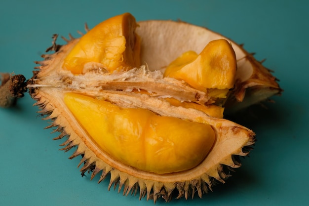 Durio graveolens, a volte chiamato durian a polpa rossa, durian a polpa arancione o durian giallo.