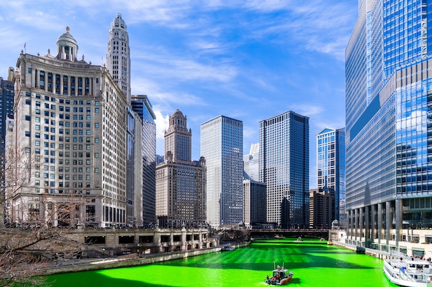 Dyeing River Chicago St &#39;Partick Day.