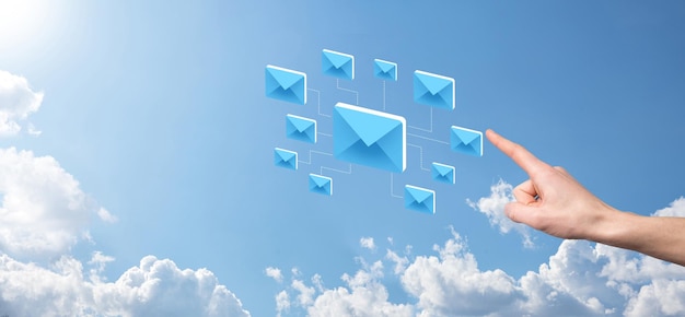 E-mail marketing e concetto di newsletterContattaci tramite e-mail di newsletter e proteggi le tue informazioni personali dalla posta indesiderata conceptSchema di vendita diretta in azienda Elenco di clienti per l'invio di posta